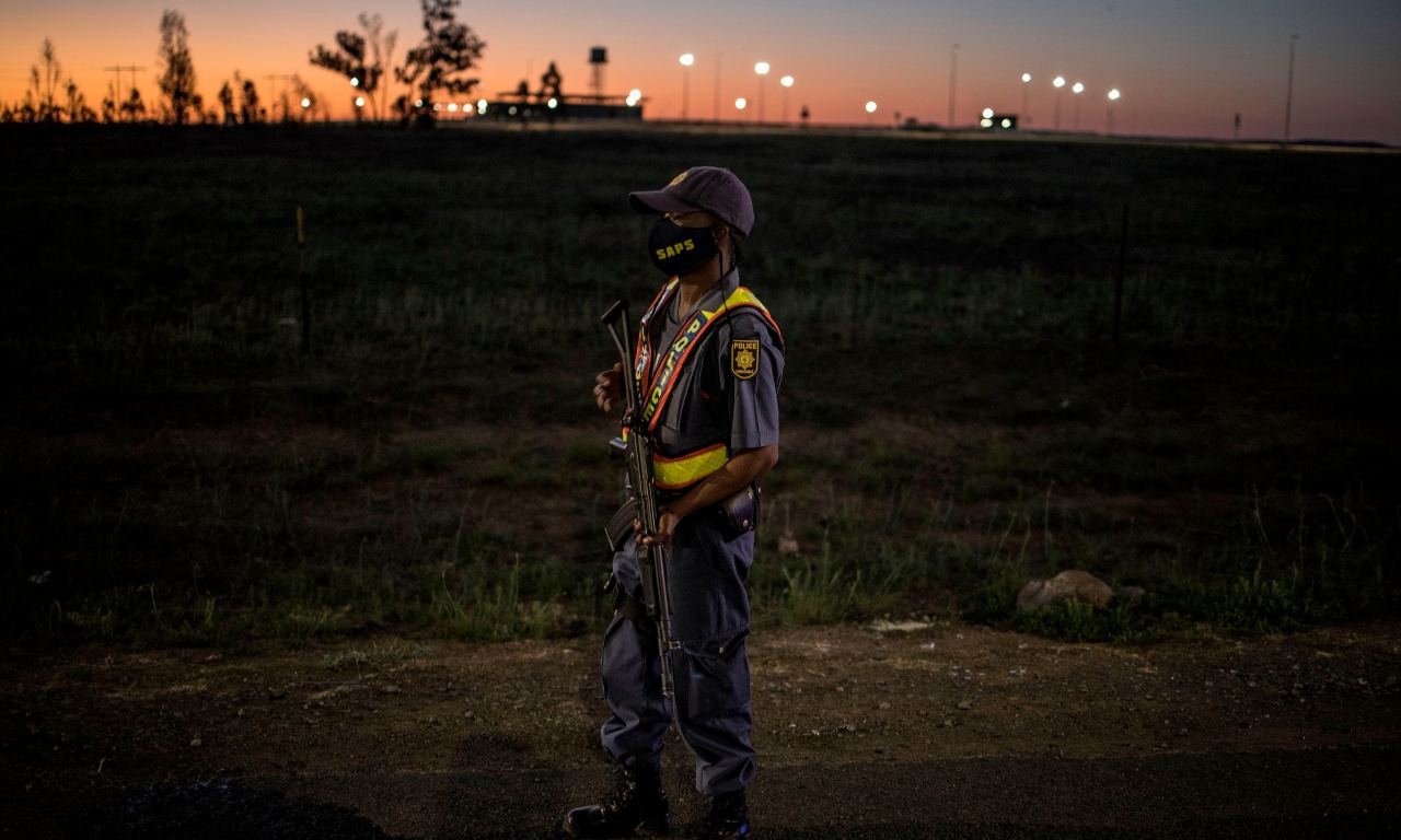 neonato massacrato - polizia sudafricana