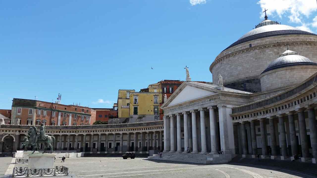 17enne accoltella ex fidanzata