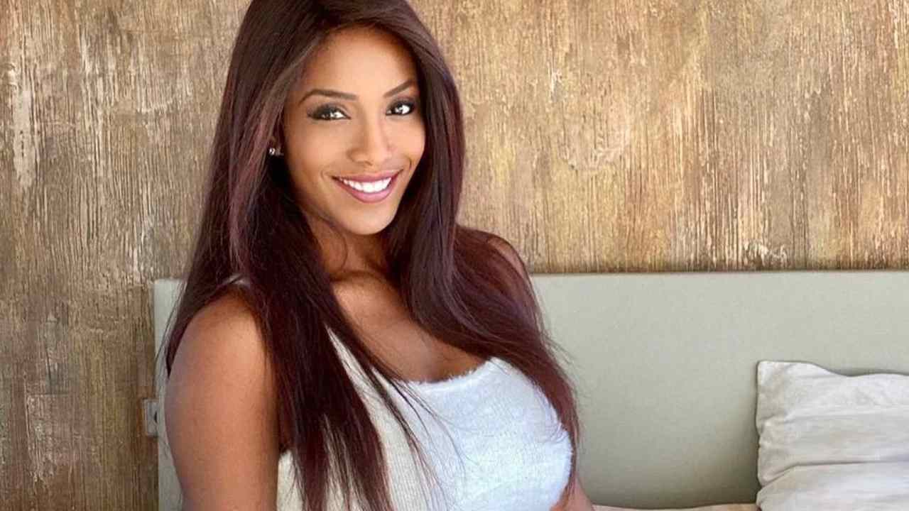 Ainett Stephens cambia look