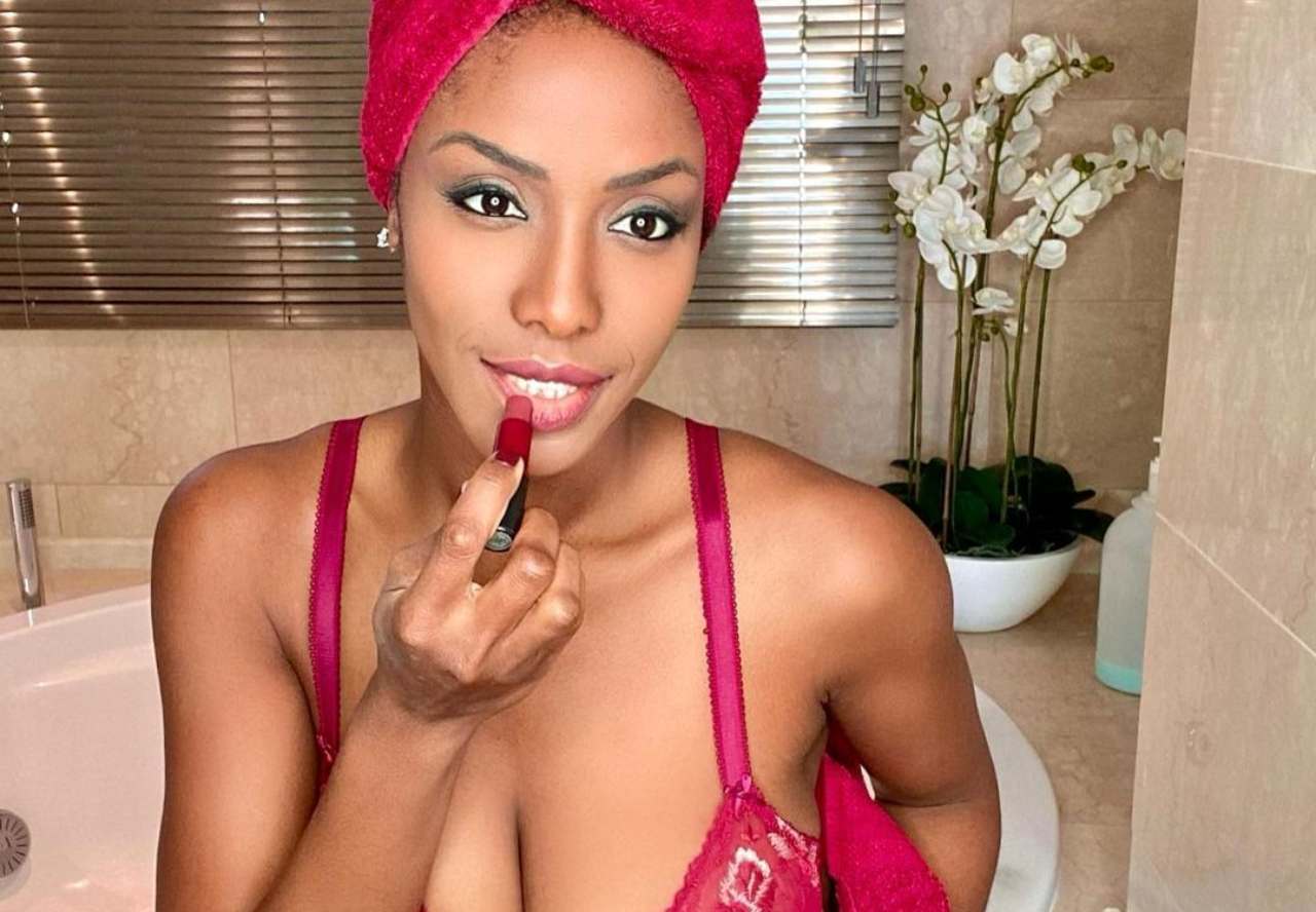 Ainett Stephens Attillata