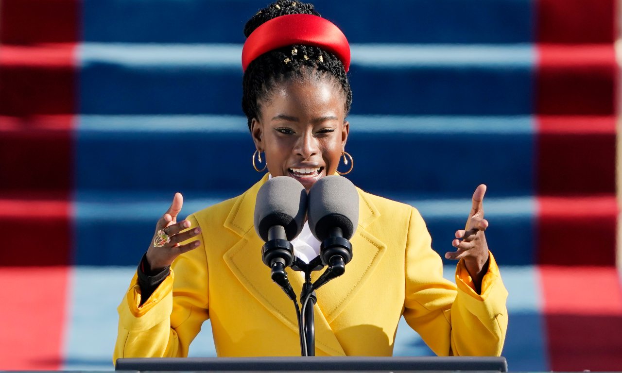 Amanda Gorman cerimonia insediamento Biden USA