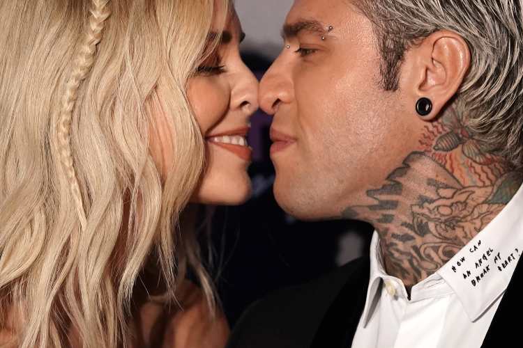 Chiara Ferragni bacia Fedez