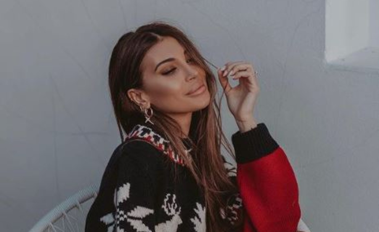 Cristina Buccino mostra gli slip