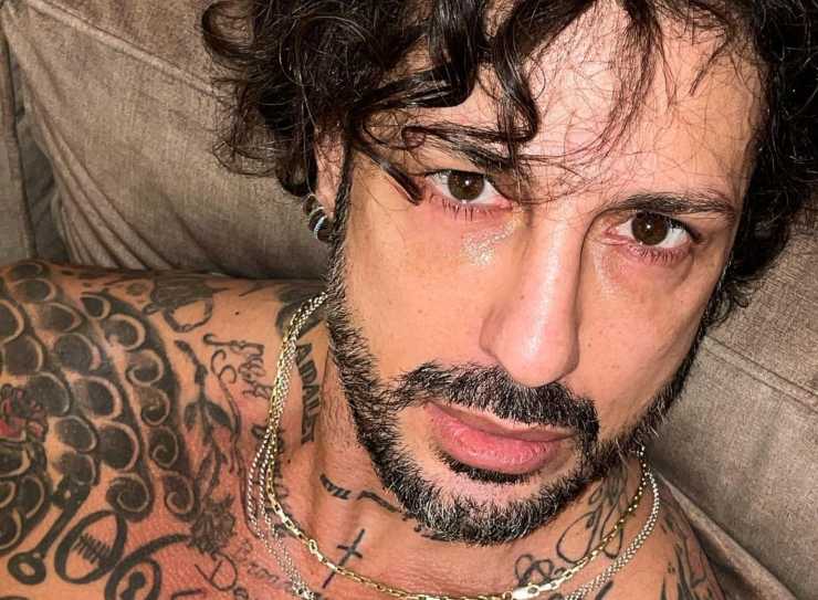 Fabrizio Corona sorride problemi