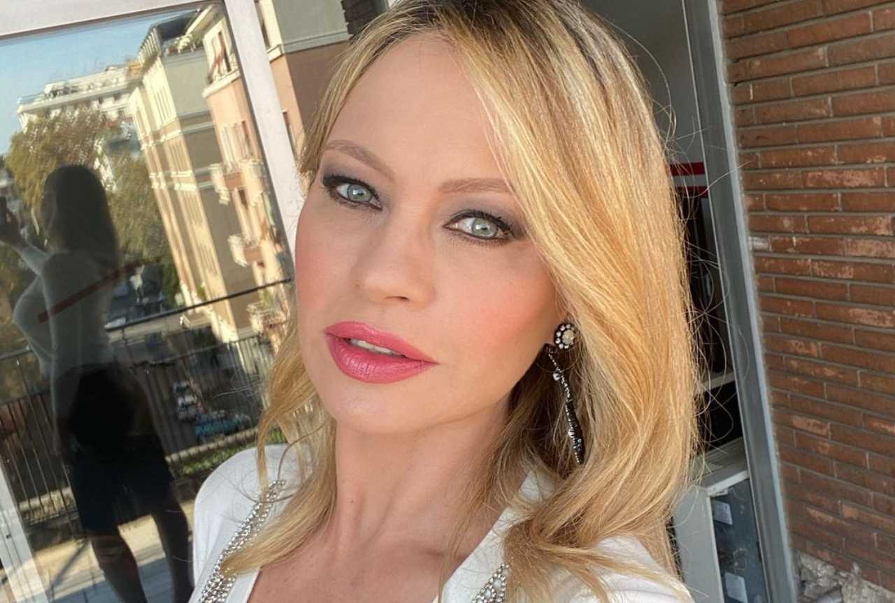 Anna Falchi pausa zip