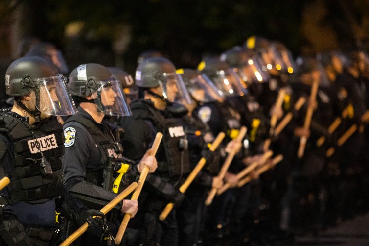 Polizia durante gli scontri Usa