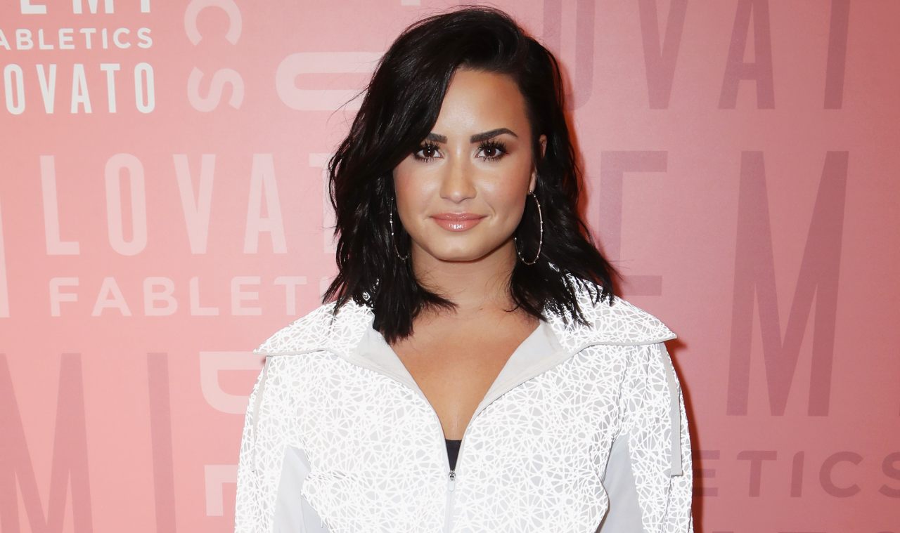 Demi Lovato cambia look
