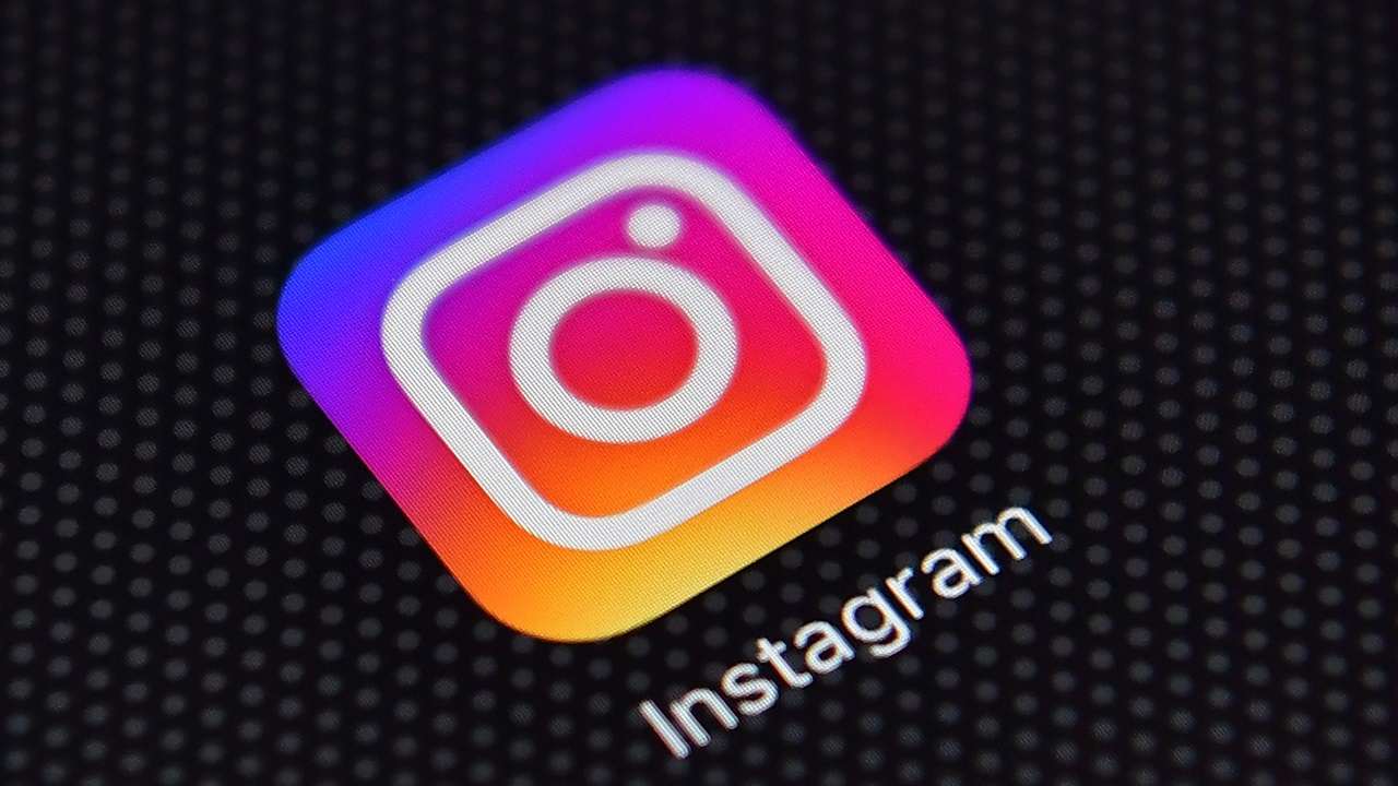 Instagram censura post modello