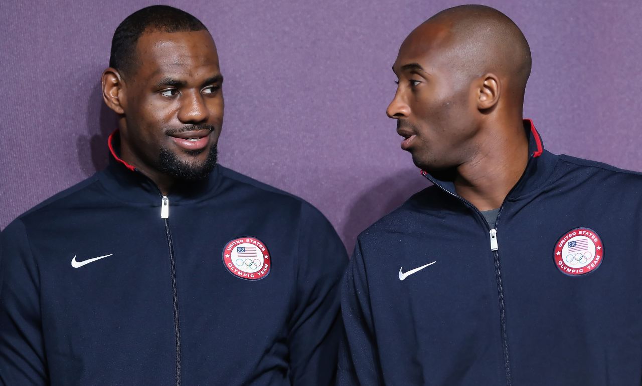 Kobe Bryant guarda LeBron James