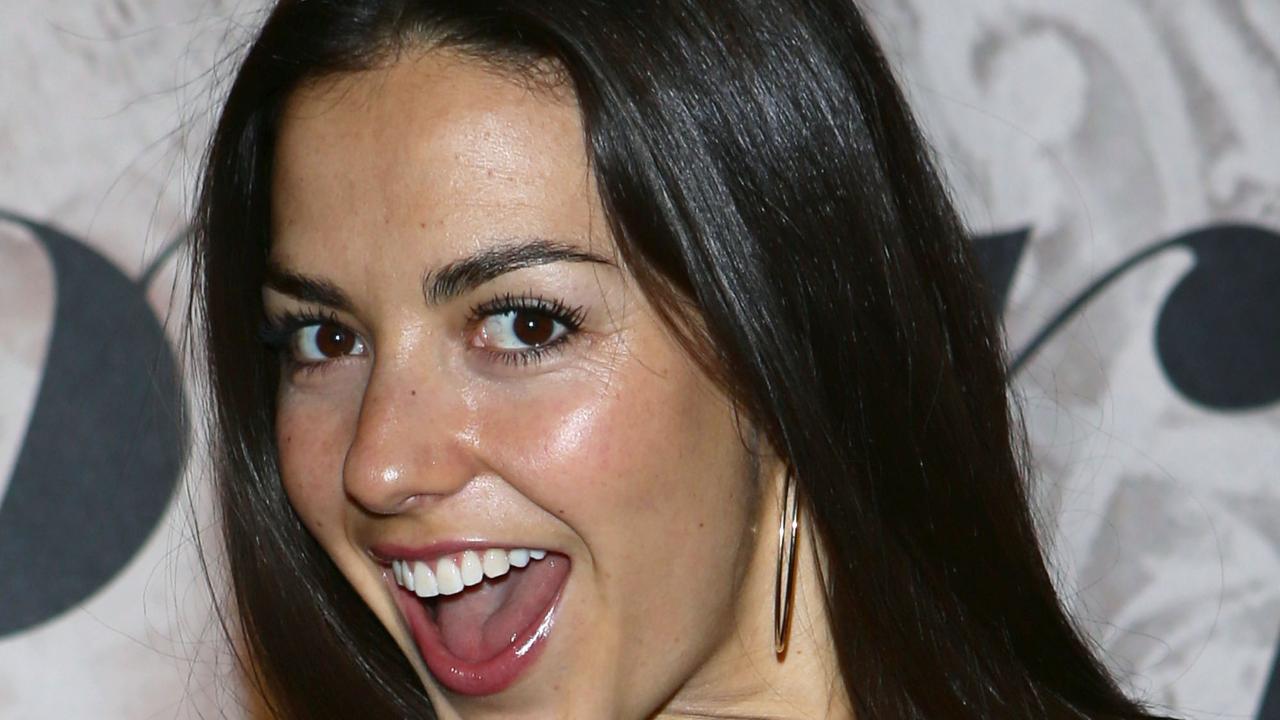 Laura Barriales Maestrina Hot