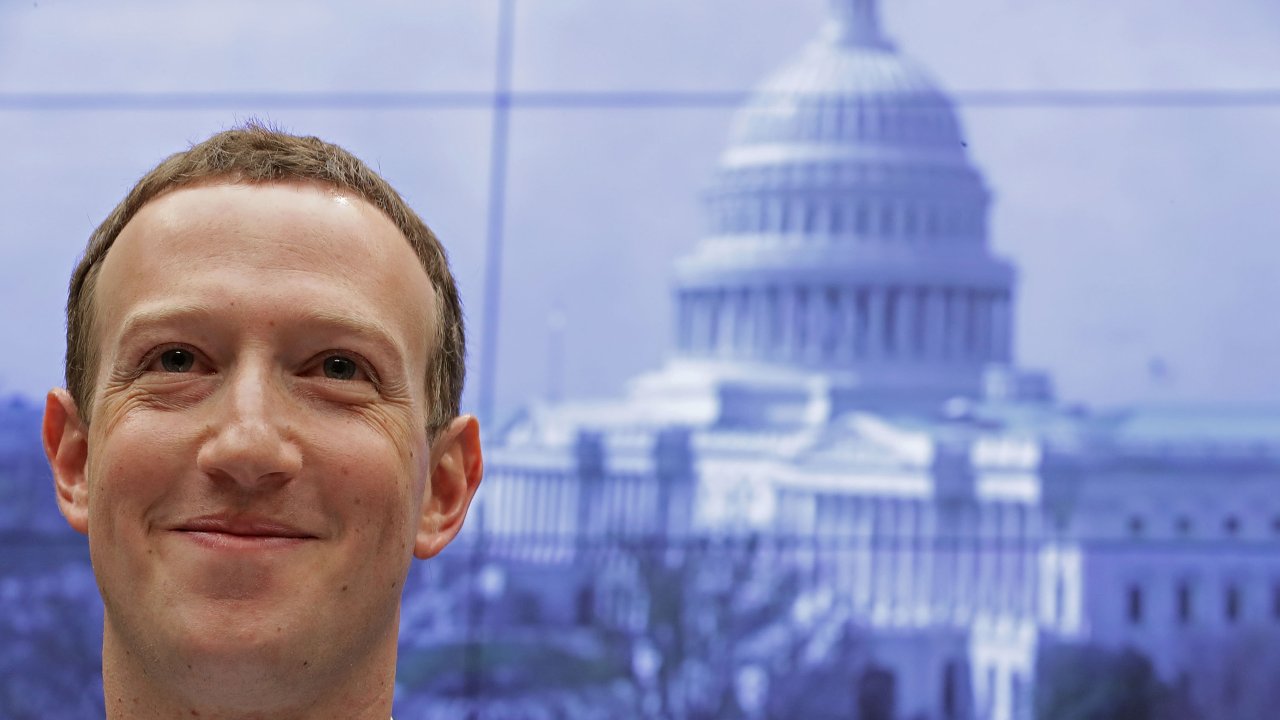 Trump Rimosso Facebook Zuckerberg