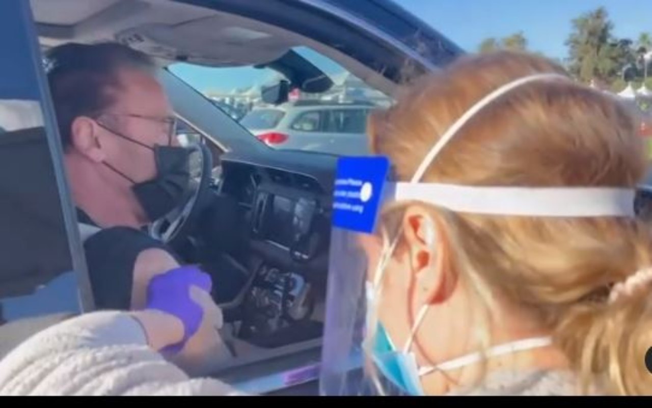 Arnold Schwarzenegger, vaccino covid