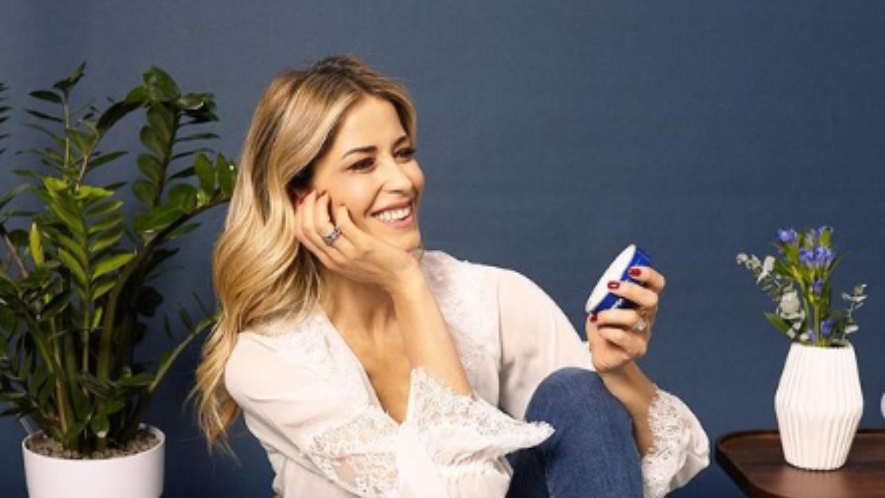 Elena Santarelli spaccata sfida leggi natura