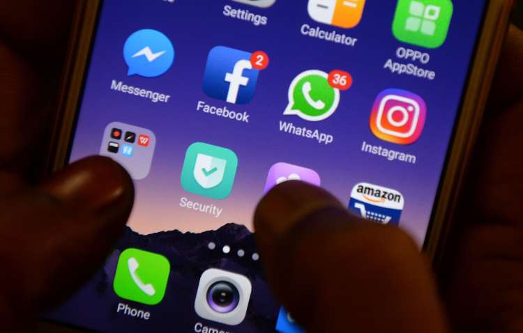 WhatsApp e Facebook (getty images)