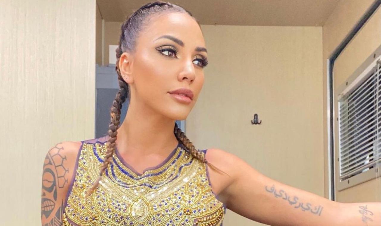 Selvaggia Roma fisico