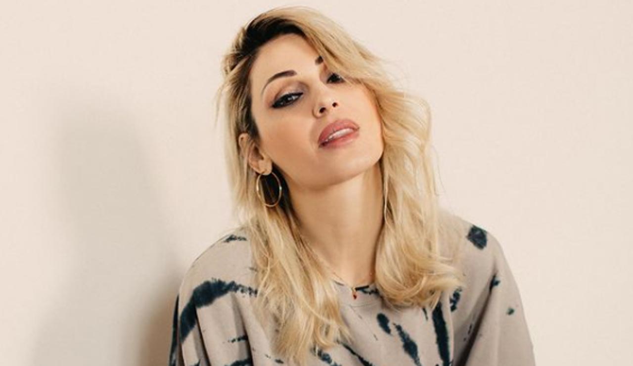 anna tatangelo aggressiva