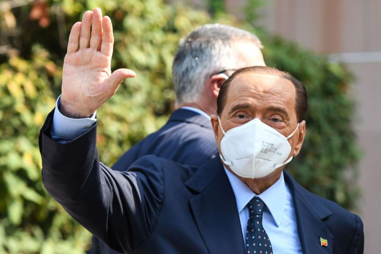 Berlusconi dimesso dal San Raffaele: reazione immediata di ...