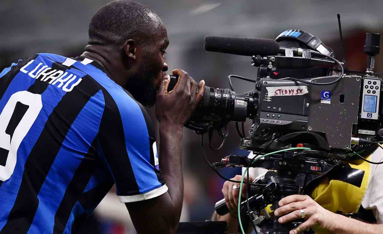 Lukaku esultanza telecamera