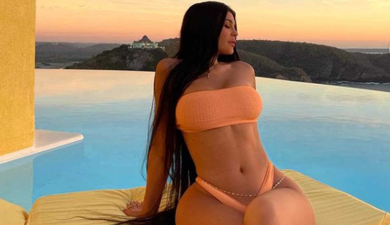 kylie jenner pantaloncini