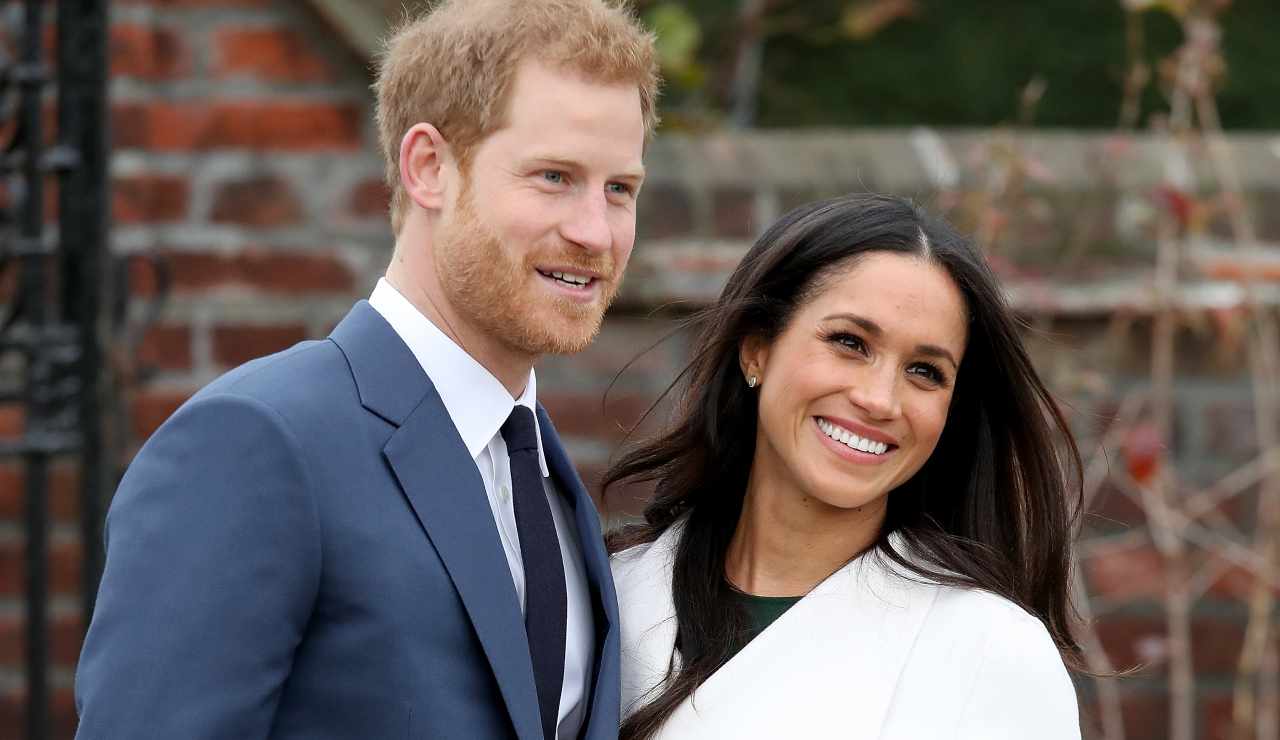 harry e meghan sorridenti
