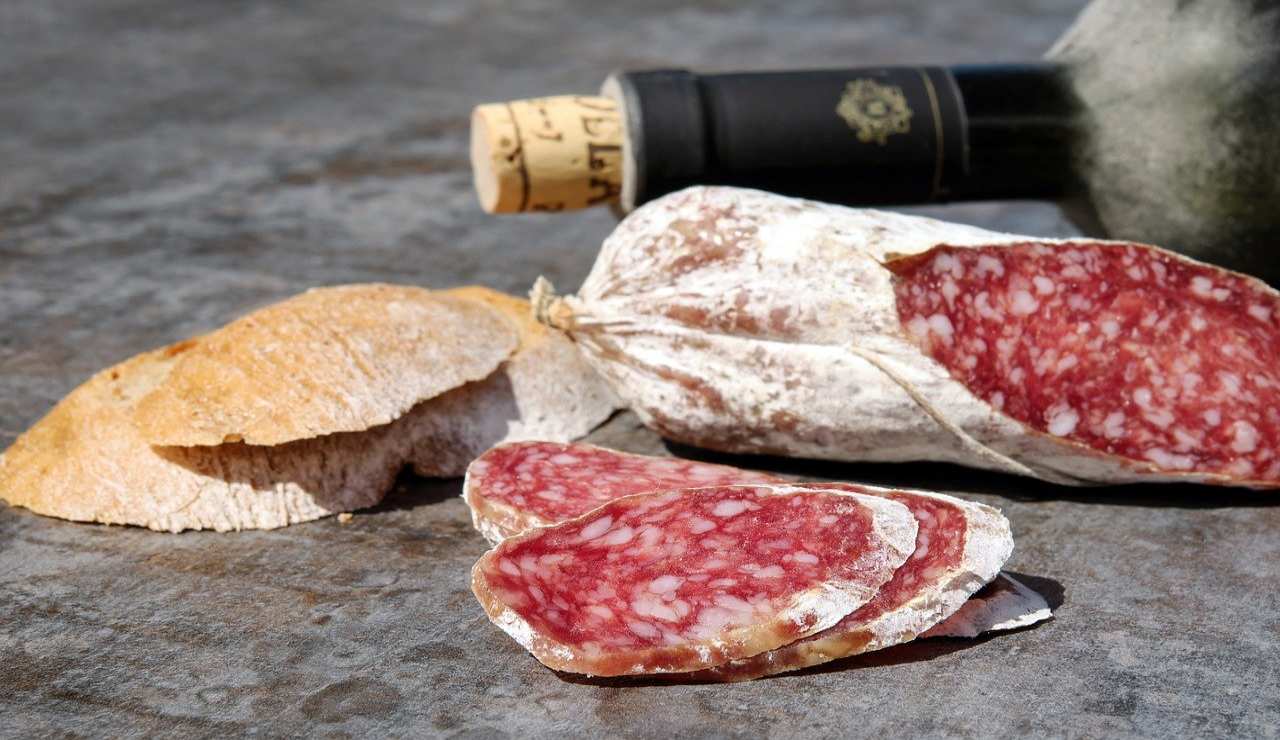 salame a coltello ritirato