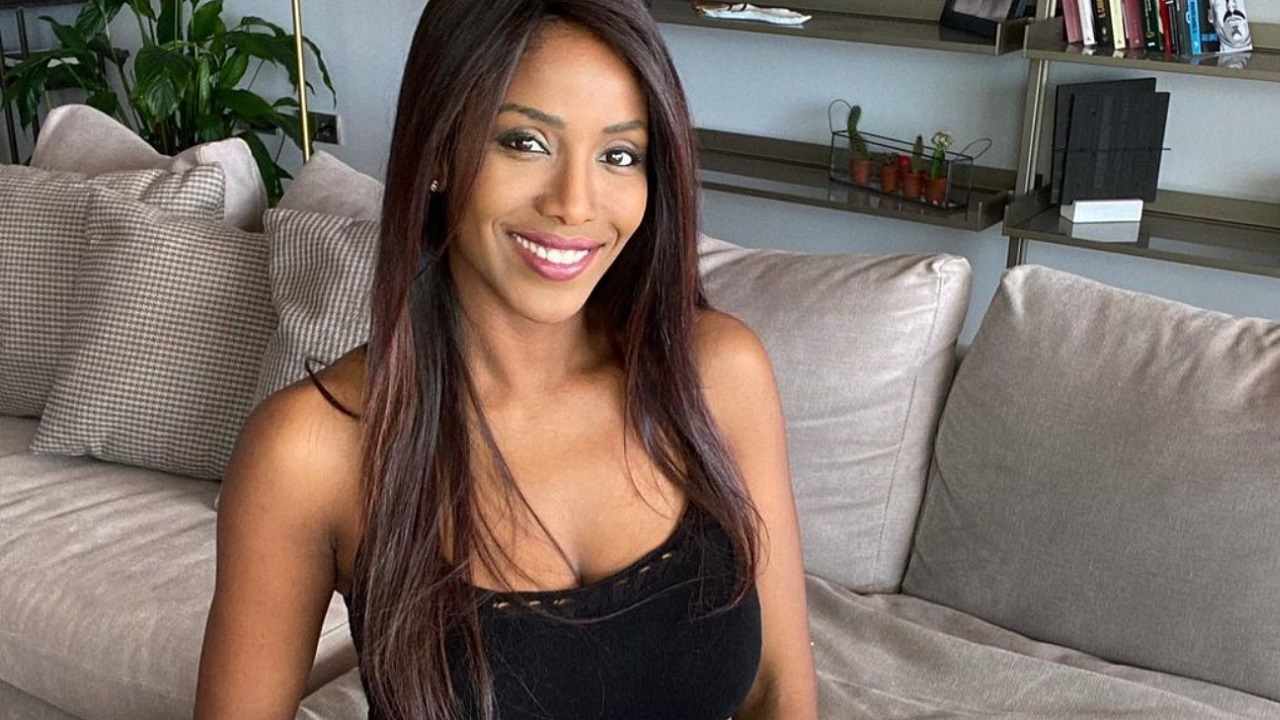 Ainett Stephens felice