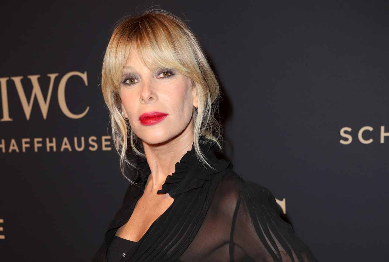 Alessia Marcuzzi con il rossetto rosso