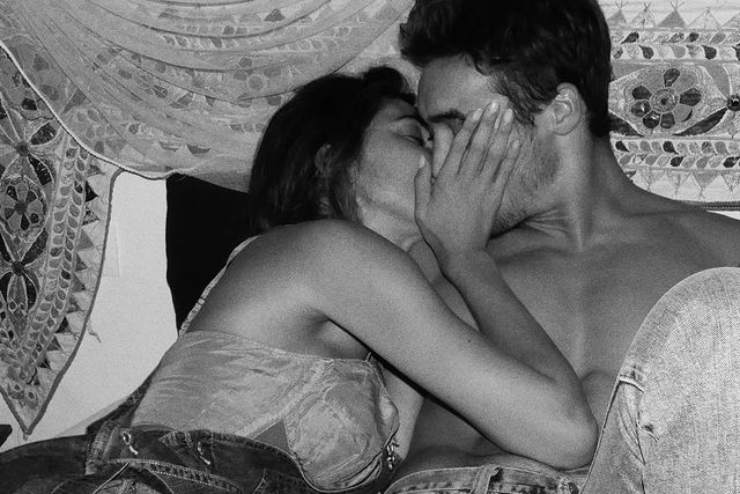 Antonio Spinalbese e Belen Rodriguez in un appassionante bacio