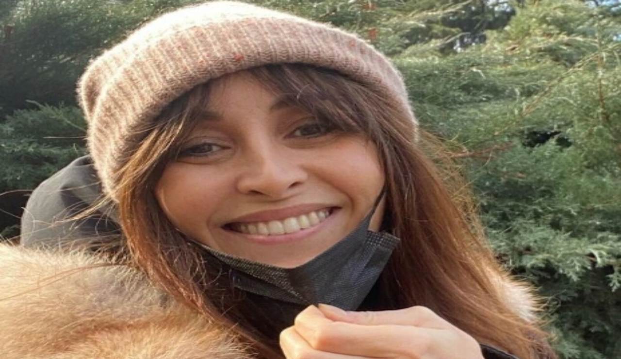 Benedetta Parodi con mascherina