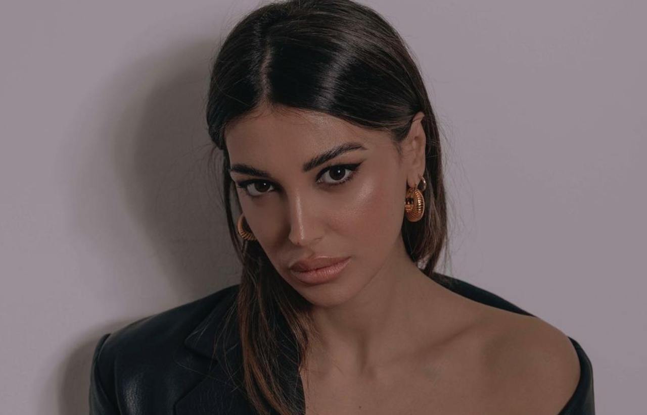 Cristina Buccino reggiseno