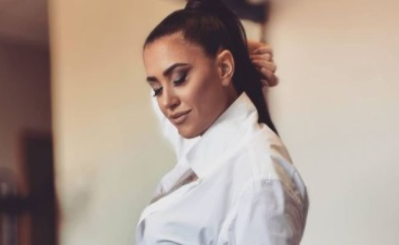 Claudia Ruggeri in camicia