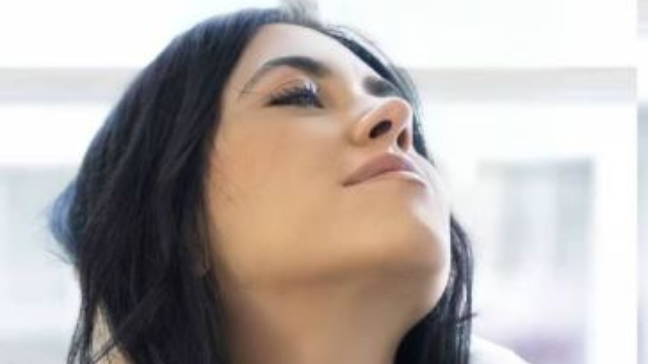 Claudia Ruggeri Selfie Cane