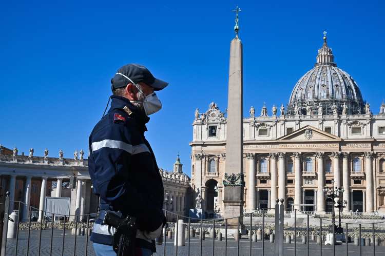 Covid, assembramento a Roma