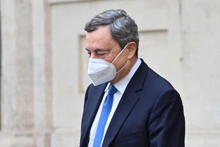 Draghi a testa bassa