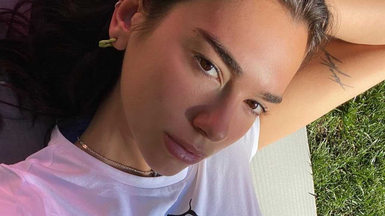 Dua Lipa primo piano