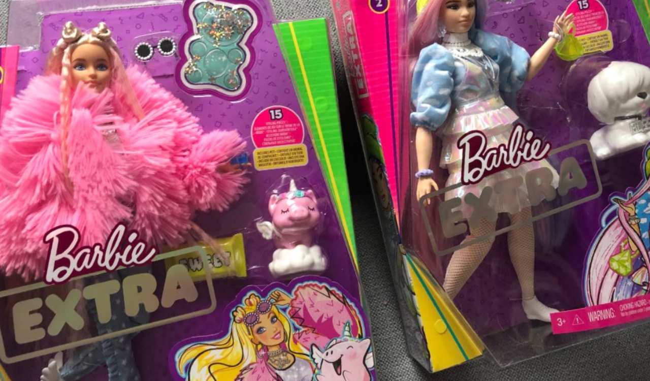 Due bambole Barbie Extra
