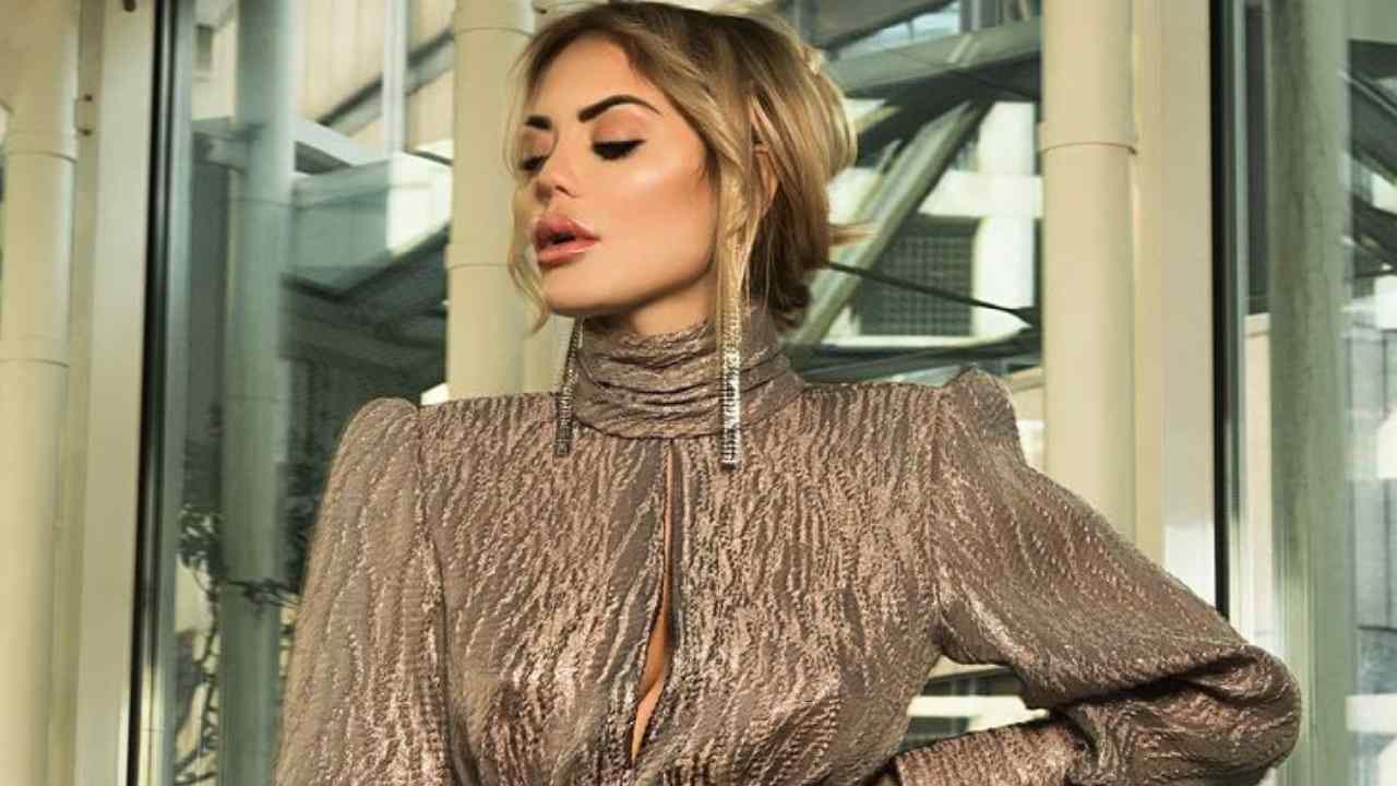 Elena Morali sensuale