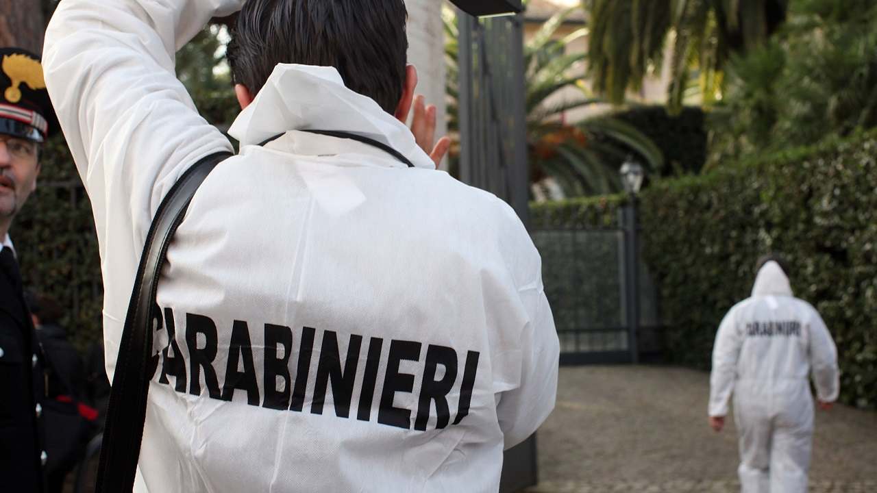 Femminicidio carabinieri indagano