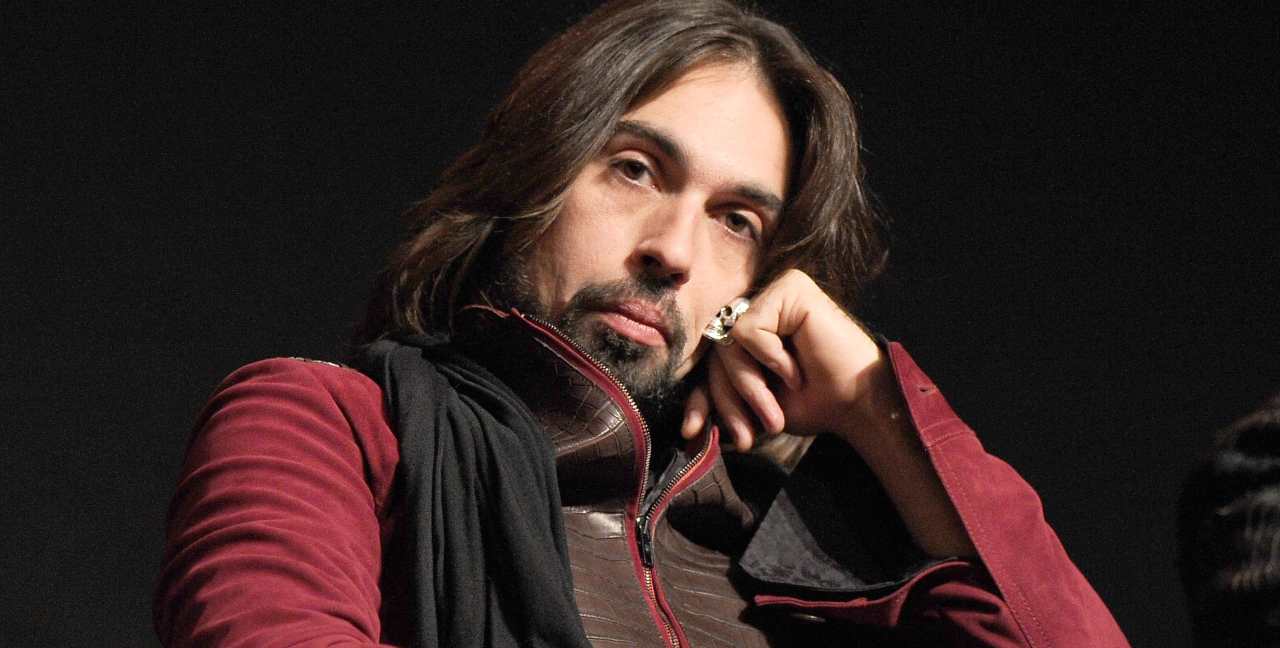 francesco sarcina appoggiato