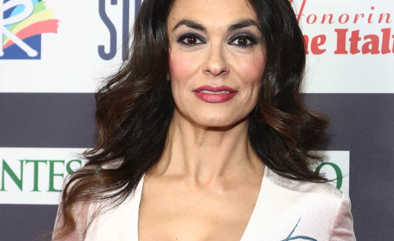 Maria Grazia Cucinotta scollatura