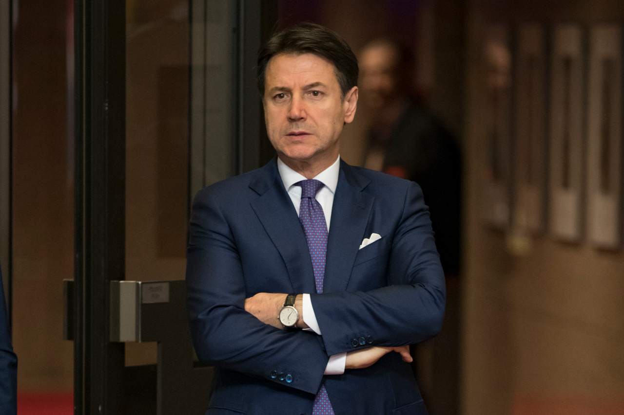 Giuseppe Conte pensieroso