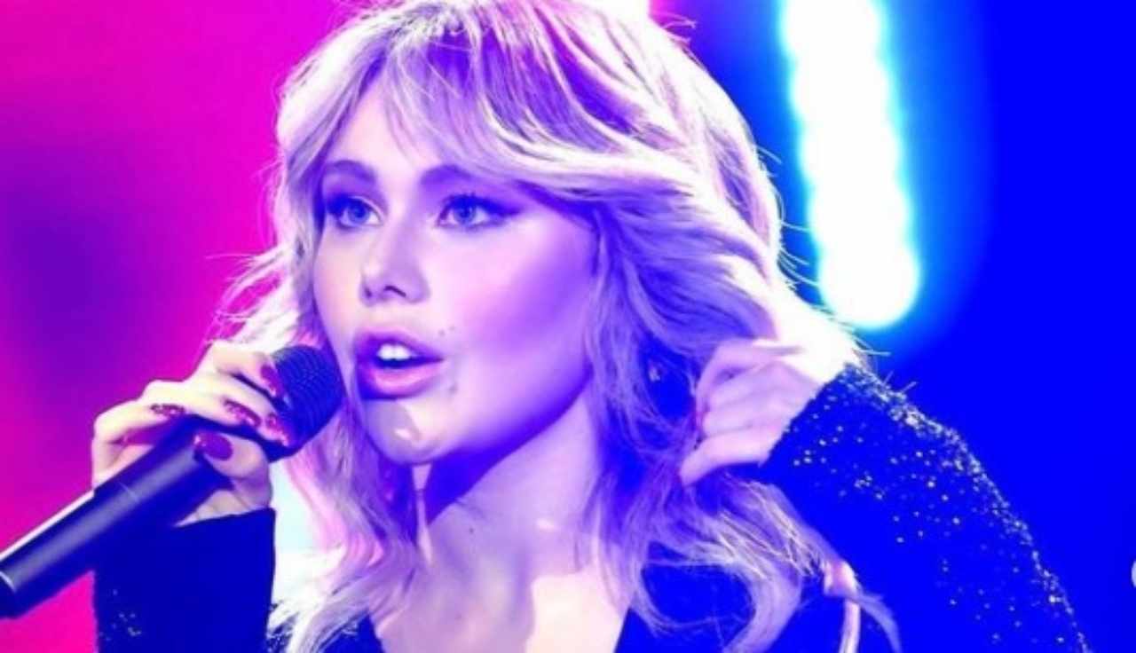 Jasmine Carrisi mentre canta