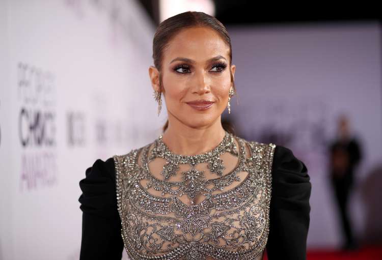 Jennifer Lopez elegante