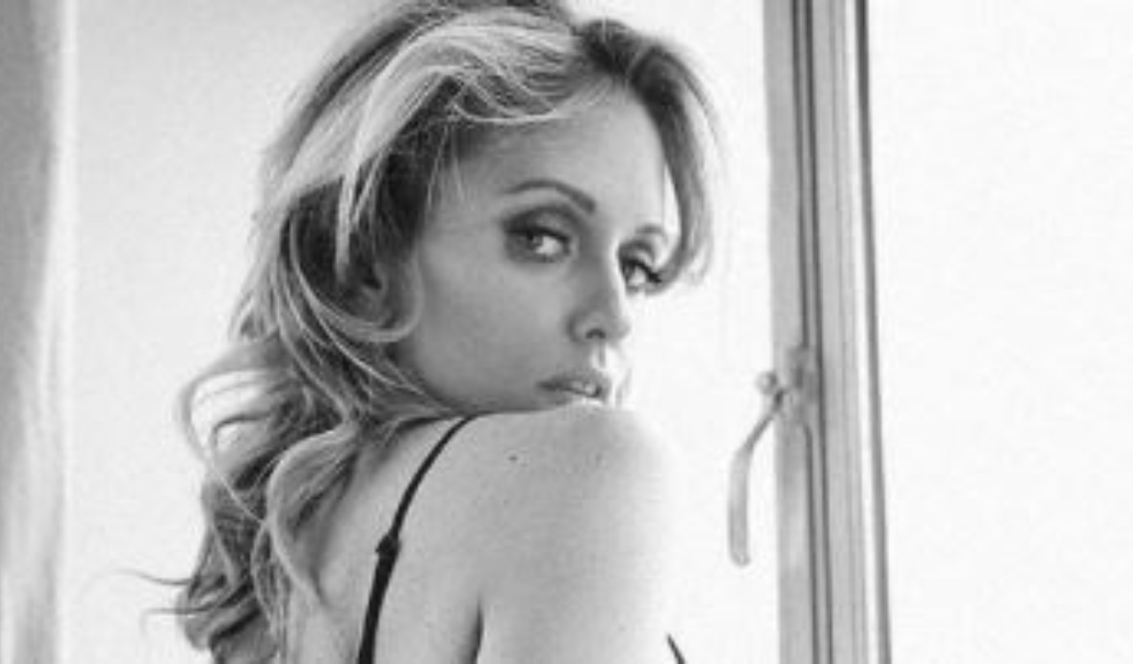 Justine Mattera Bianco e Nero