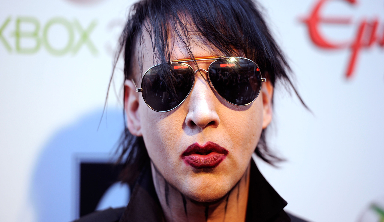 manson accusato di violenza