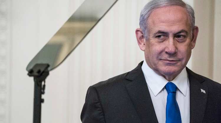 Netanyahu sorride