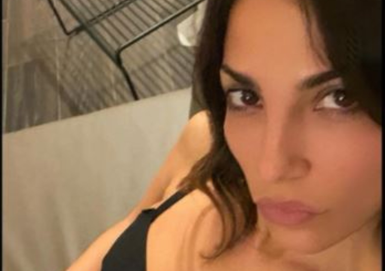 Roberta Morise scollatura