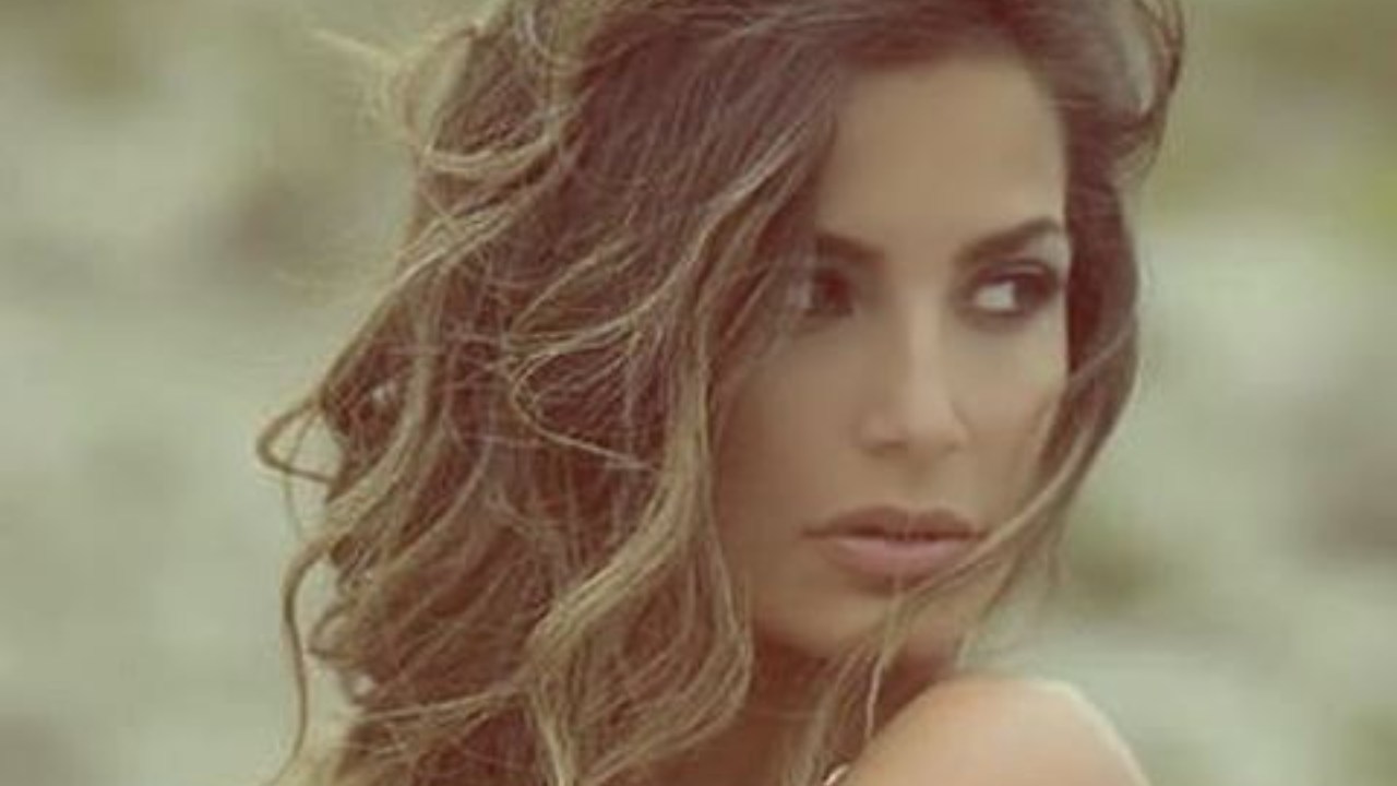 Roberta Morise Costume