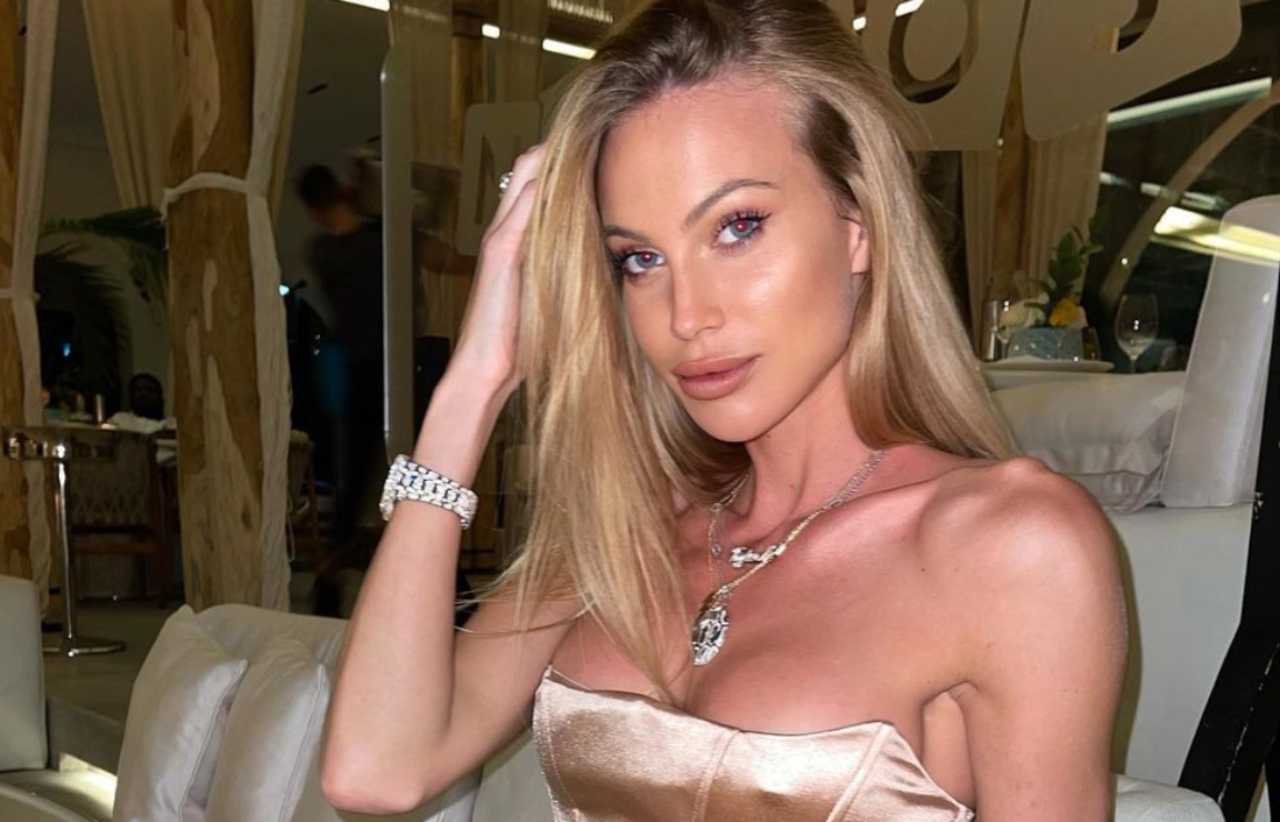 Taylor Mega senza veli