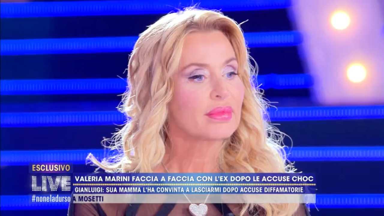 Valeria Marini accusa l'ex